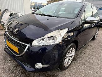 Avarii autoturisme Peugeot 208 1.2 VTi Urban Soul AUTOMAAT 2013/10