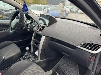 Peugeot 207 1.4 VTi XS picture 11