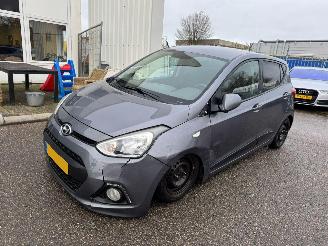 skadebil auto Hyundai I-10 1.0i i-Motion Go! 2016 2016/9