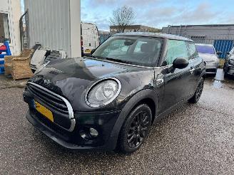 Vaurioauto  passenger cars Mini One Mini 1.2 One 2015/4