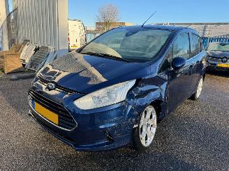skadebil auto Ford B-Max 1.0 EcoBoost Titanium 2013/4
