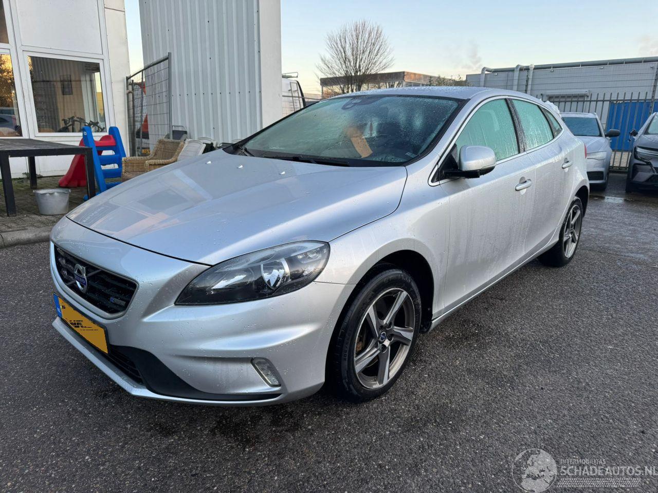Volvo V-40 2.0 D4 R-Design Business