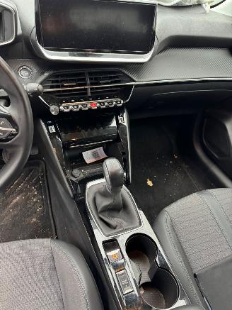 Peugeot 208 1.2 PureTech Allure Pack BJ 2022 48.054 KM picture 13