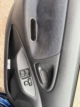 Toyota Yaris 1.3 VVT-i Idols BJ 2003 118.437 KM picture 12