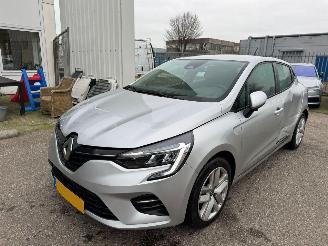 Voiture accidenté Renault Clio 1.0 TCe Zen BJ 2021 124.375 KM 2021/3