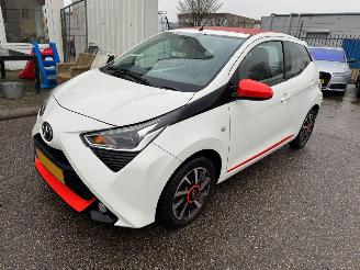 Voiture accidenté Toyota Aygo 1.0 VVT-i x-cite BJ 2019 50.148 KM 2019/9