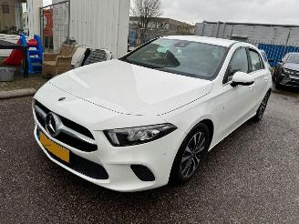 krockskadad bil auto Mercedes A-klasse 180 d AUTOMAAT  Business Solution 135.839 KM 2020/3