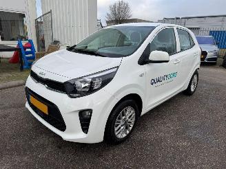 krockskadad bil auto Kia Picanto 1.0 DPi DynamicLine 2023/11