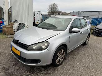 Schadeauto Volkswagen Golf 1.4 Trendline 2009/6