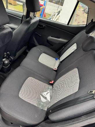 Hyundai I-10 1.1 Active picture 14