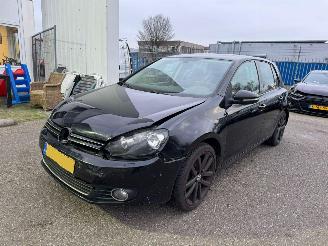 krockskadad bil auto Volkswagen Golf 2.0 TDI Highline 2010/3