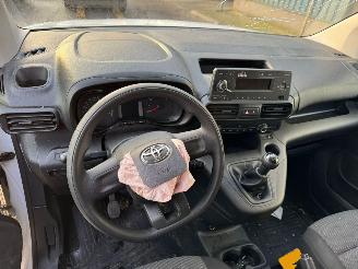 Toyota Proace CITY 1.5 D-4D Cool Comfort picture 13