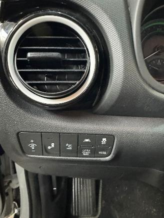 Hyundai Kona 1.6 GDI HEV Premium Sky AUTOMAAT picture 15