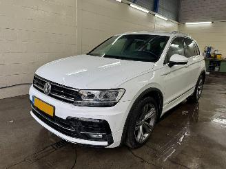 Coche accidentado Volkswagen Tiguan 1.5 TSI ACT Highline Business R AUTOMAAT 2020/7