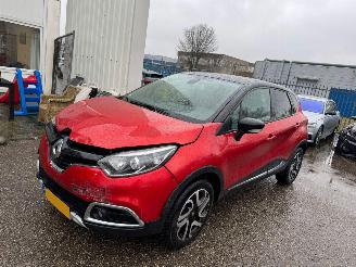Vaurioauto  passenger cars Renault Captur 1.5 dCi Xmod BJ 2016 293.034 KM 2016/5