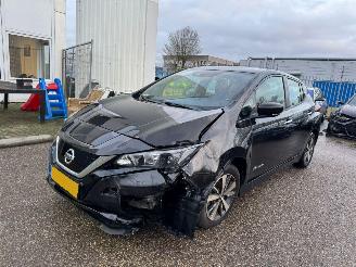 Damaged car Nissan Leaf Acenta 40 kWh AUTOMAAT BJ 2019 47.453 KM 2019/3