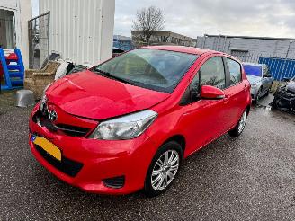uszkodzony samochody osobowe Toyota Yaris 1.3 VVT-i Aspiration AUTOMAAT BJ 2012 155.637 KM 2012/3