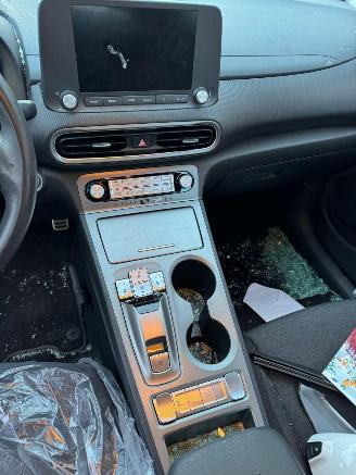 Hyundai Kona EV Comfort AUTOMAAT 64 kWh BJ 2023 31.431 KM picture 9