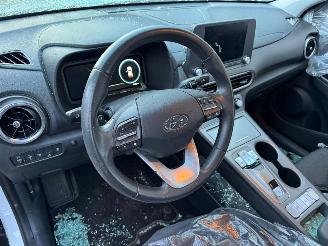 Hyundai Kona EV Comfort AUTOMAAT 64 kWh BJ 2023 31.431 KM picture 7