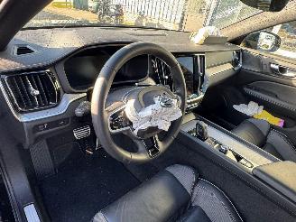 Volvo V-60 2.0 AUTOMAAT B5 R-Design 89.649 KM picture 10