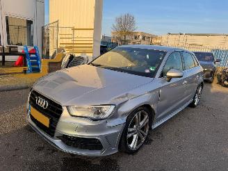 krockskadad bil auto Audi A3 Sportback 1.2 TFSI Ambition Pro Line S 2014/10