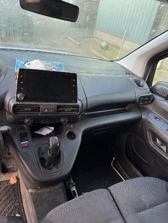 Peugeot Partner 1.6 BlueHDI Premium picture 13