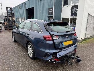 Kia Ceed Sportswagon 1.6 GDI PHEV DynamicLine picture 3