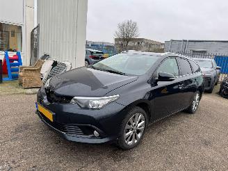 Auto incidentate Toyota Auris Touring Sports 1.2T Dynamic BJ 2015 154.883 KM 2015/11
