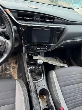 Toyota Auris Touring Sports 1.2T Dynamic BJ 2015 154.883 KM picture 9