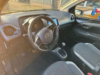 Toyota Aygo 1.0 VVT-i x-play picture 10