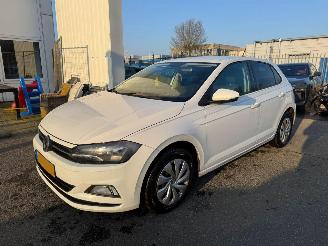 Schadeauto Volkswagen Polo 1.6 TDI Comfortline Business 2018/4