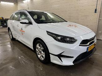 krockskadad bil auto Kia Ceed Sportswagon 1.0 T-GDi DynamicLine 2022/7