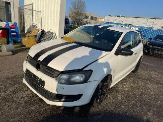 krockskadad bil motor Volkswagen Polo 1.2 Easyline 2010/11