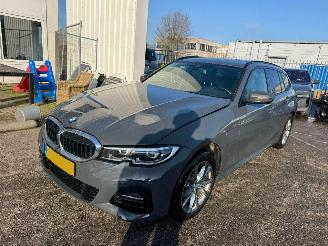 skadebil motor BMW 3-serie Touring 330e High Executiven AUTOMAAT 2021/4