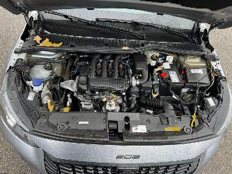 Peugeot 208 1.2 PureTech 75 Style picture 9