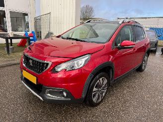skadebil auto Peugeot 2008 1.2 AUTOMAAT PureTech Allure 2019/5