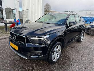 Damaged car Volvo XC40 1.5 T3 Momentum 2019/3