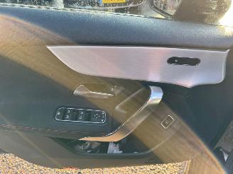 Mercedes A-klasse 180 AUTOMAAT PANO AMG Line picture 19