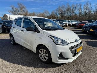 Damaged car Hyundai I-10 1.0i i-Drive 2019/1