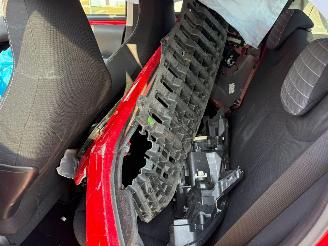 Peugeot 108 1.0 e-VTi Allure picture 16