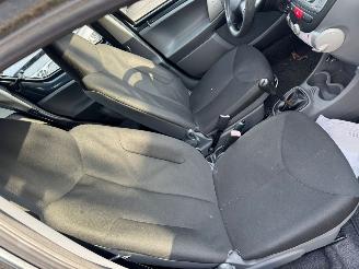 Toyota Aygo 1.0-12V picture 13