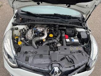 Renault Clio 1.6 AUTOMAAT 220 PK R.S. Trophy picture 5