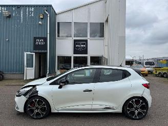 Voiture accidenté Renault Clio 1.6 AUTOMAAT 220 PK R.S. Trophy 2016/9