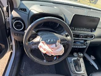 Hyundai Kona 1.6 AUTOMAAT GDI HEV Premium Sky picture 14