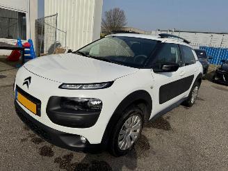 Vaurioauto  passenger cars Citroën C4 cactus Cactus 1.2 PureTech Feel 2016/5
