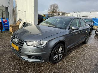 Coche accidentado Audi A3 Limousine 1.6 TDI Pro Line 2016/10