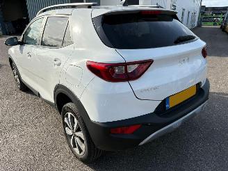 Kia Stonic 1.0 AUTOMAAT T-GDi MHEV DynamicPlusLine picture 3