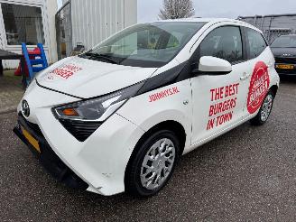skadebil auto Toyota Aygo 1.0 VVT-i x-play 2021/7