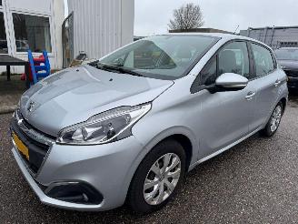 Schadeauto Peugeot 208 1.2 PureTech Blue Lease 2017/8