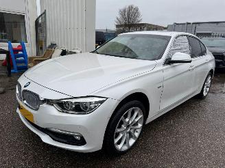 Damaged car BMW 3-serie 320i  AUTOMAAT Luxury Edition 2018/9